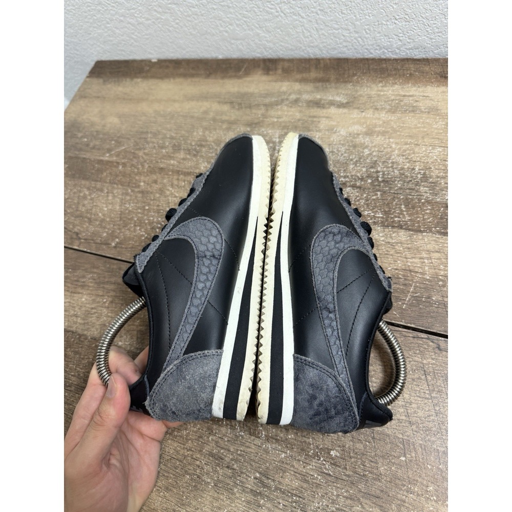 Nike Cortez Classic Leather Shoes Womens Size 7 Black Gray‎ Suede 905614-002 - Picture 5 of 7